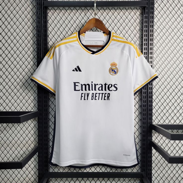 foto de la camiseta del real madrid de españa